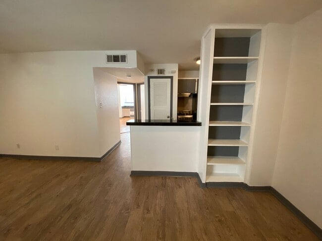 Building Photo - 4306 Avenue A