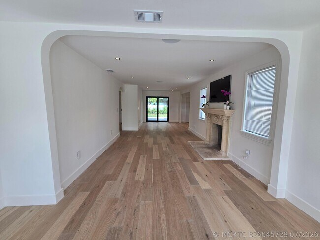 Foto del edificio - 3809 S Olive Ave