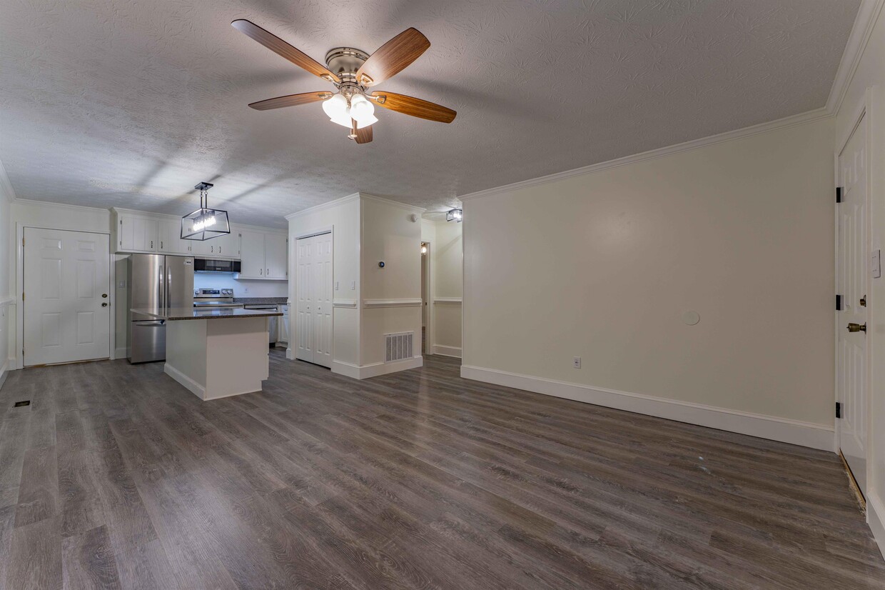 Primary Photo - 205 Park Ridge Dr