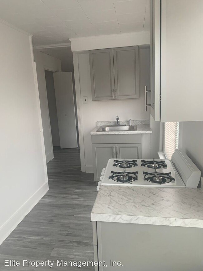 Foto del edificio - Studio, 1 bath House - 211B S. Beaver St.