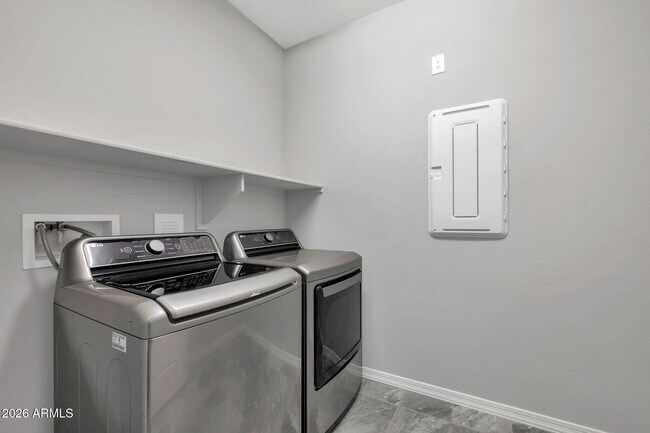 Building Photo - 5819 N 88th Ln