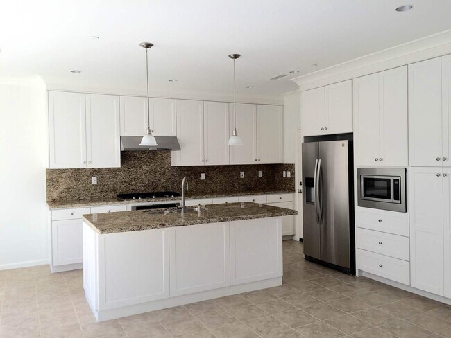Building Photo - **COMING SOON** Beautiful Home in Orchard ...