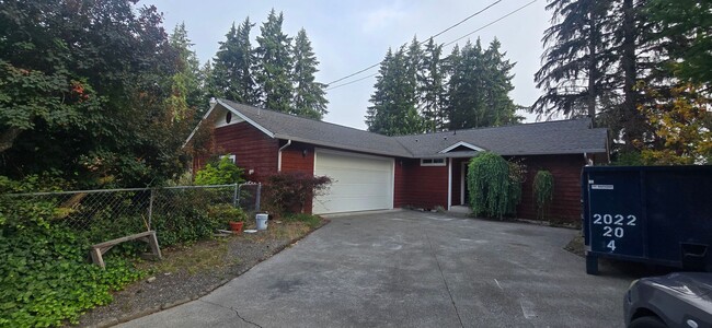Building Photo - Spacious 2 bedroom in Timberlakes