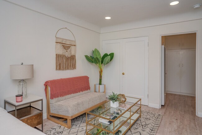 Foto del edificio - 911 California Ave