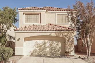 Building Photo - 9524 Friant St