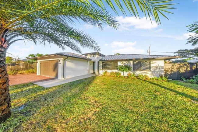 Building Photo - 4548 Genoa Ave