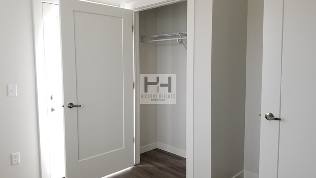 Building Photo - 209 Hickory St