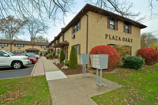 Plaza Oaks in Bellmore - 536 Bedford Ave