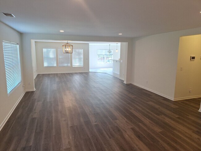 Foto del edificio - 404 Indigo Ridge Dr