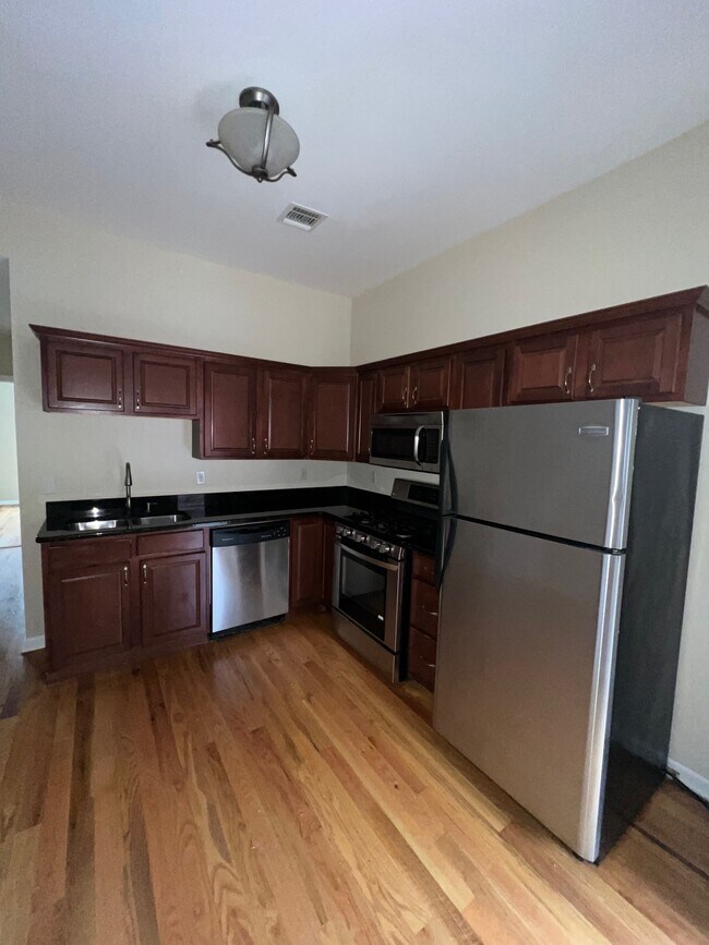 Photo - 28 Central Ave (Newark, NJ) Townhome