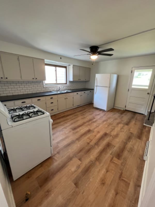 Building Photo - 54 Zeller St
