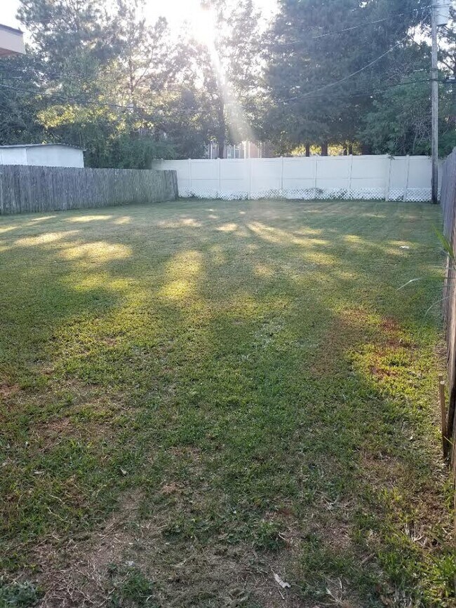 Foto del edificio - 3713 E Loyola Dr