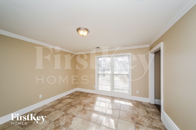 Foto del edificio - 8158 Creekside Cir S