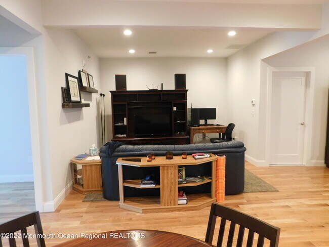 Foto del edificio - 310 Main St