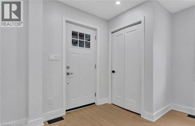 Building Photo - 47 MacDonald Ave