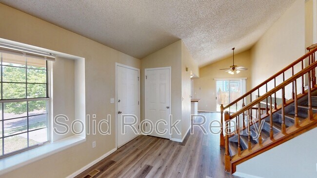 Foto del edificio - 6319 Monarch Cir