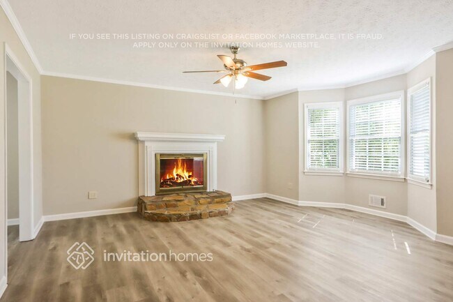 Foto del edificio - 5013 Evelyn Way