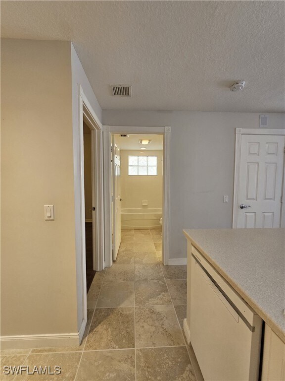 Building Photo - 28279 Jeneva Way