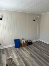 Building Photo - 642 N Main St