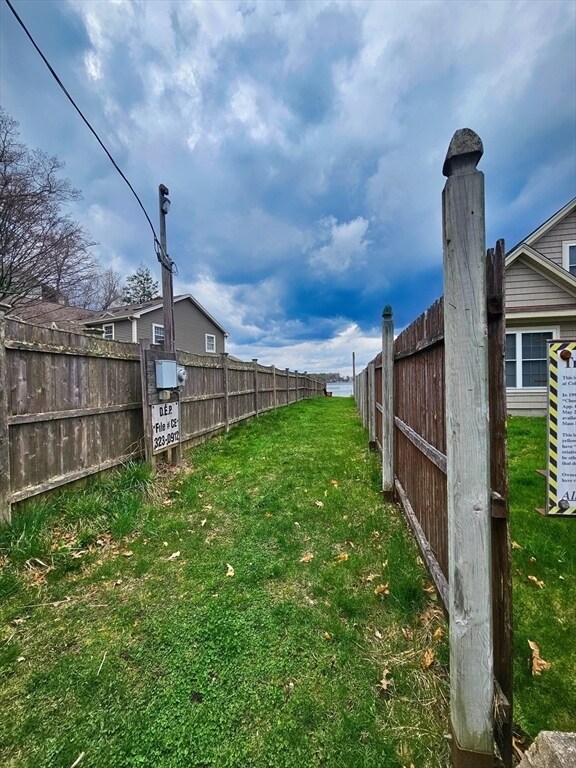 7 Colonial Rd Unit B, ster, MA 01570 Room for Rent in ster, MA