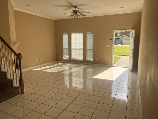 Foto del edificio - 4219 Benard Ct