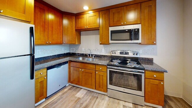 Building Photo - 2301 S 74th St