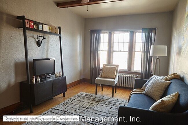 Foto del edificio - 4480 N Oakland Ave