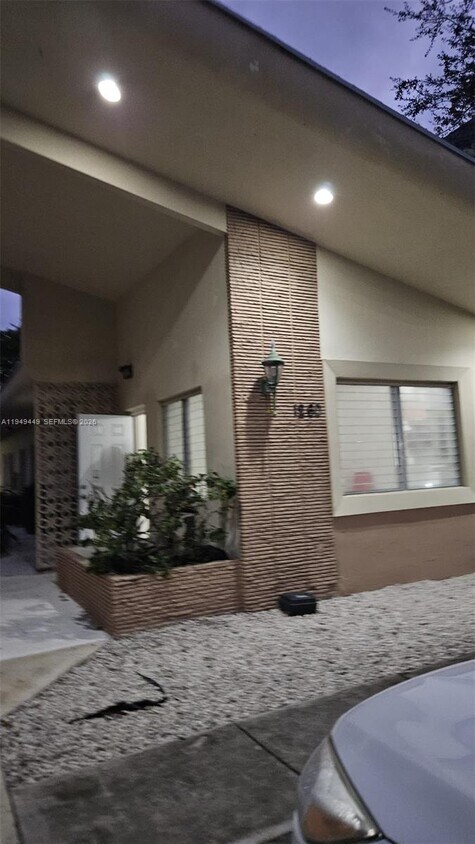 Foto del edificio - 1260 NE 139th St