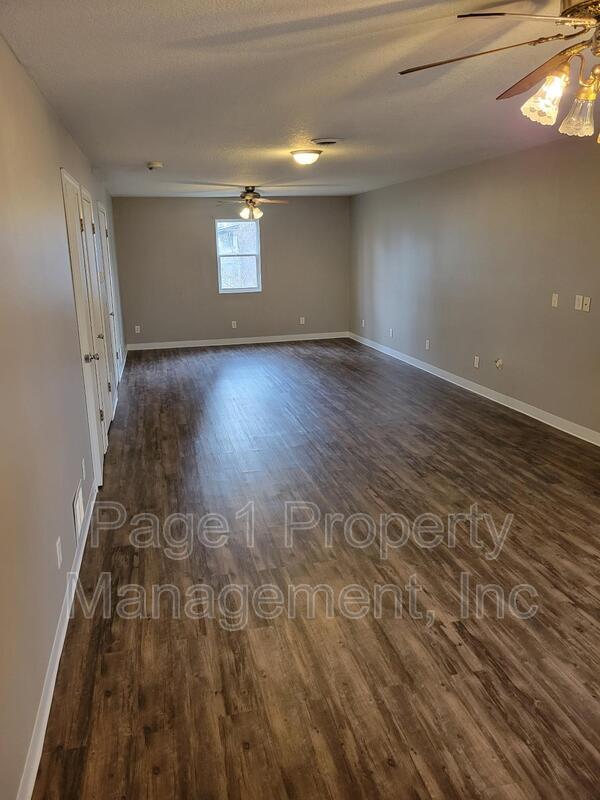 Foto principal - 1610 E Rock Falls Rd
