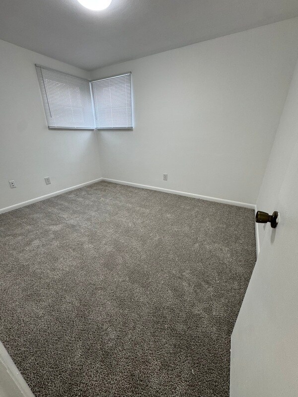Building Photo - 3021 Park Ave