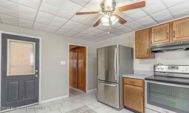 Building Photo - 112 Grove St