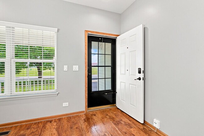 Foto del edificio - 2554 Warm Springs Ln
