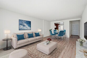 Building Photo - 320 NE 12th Ave