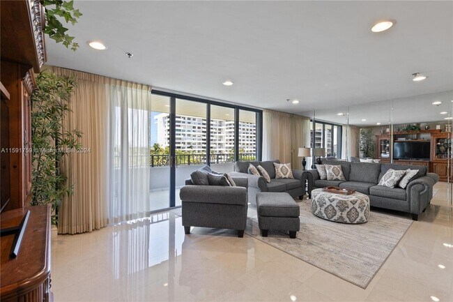 Building Photo - 251 CRANDON BLVD Unit 410