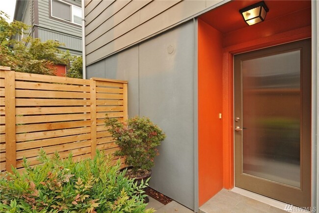 Foto del edificio - Large Private Townhome