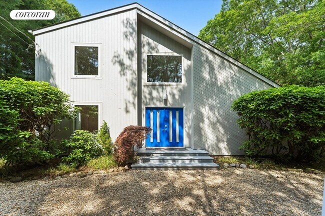 Foto del edificio - 24 Quogue Riverhead Rd