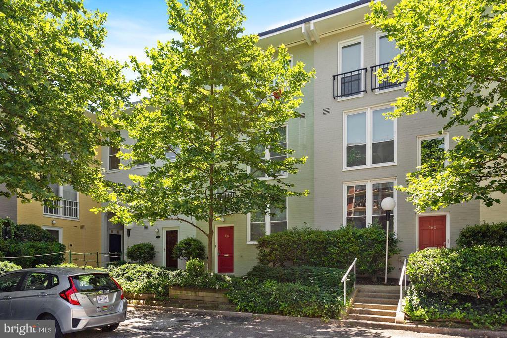 Primary Photo - 158 G St SW