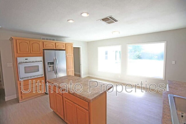 Building Photo - 3809 W Crocus Dr