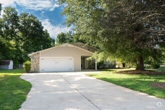 Building Photo - 500 Kirby Ln