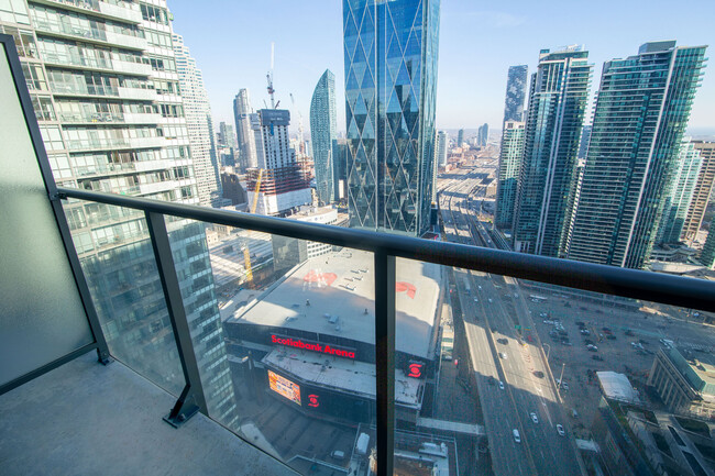 Building Photo - 50 Bay St.