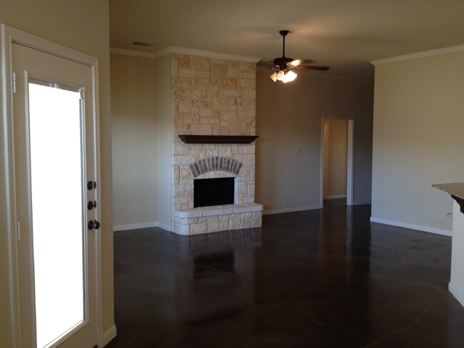 Foto del edificio - 3BR / 2BA Duplex in Hewitt, Texas | Midway...