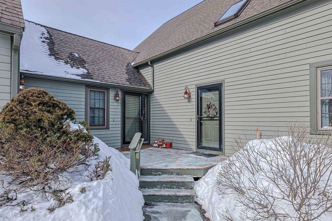 Building Photo - 35 Montrose Dr