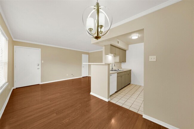 Building Photo - 1815 Commonwealth St