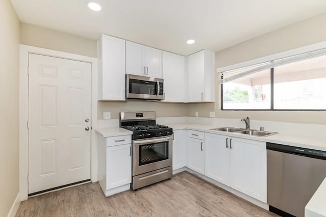 Building Photo - 7150 Powderhorn Cir