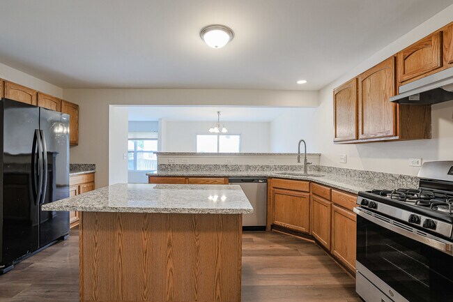Foto del edificio - 546 Holloway Dr
