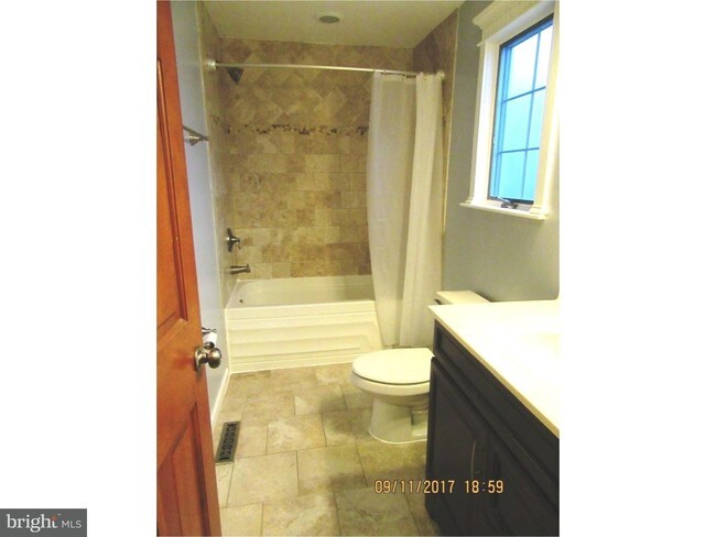 Building Photo - 25 Peachtree Ln