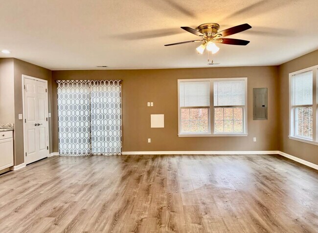 Foto del edificio - 85 Forest Ave