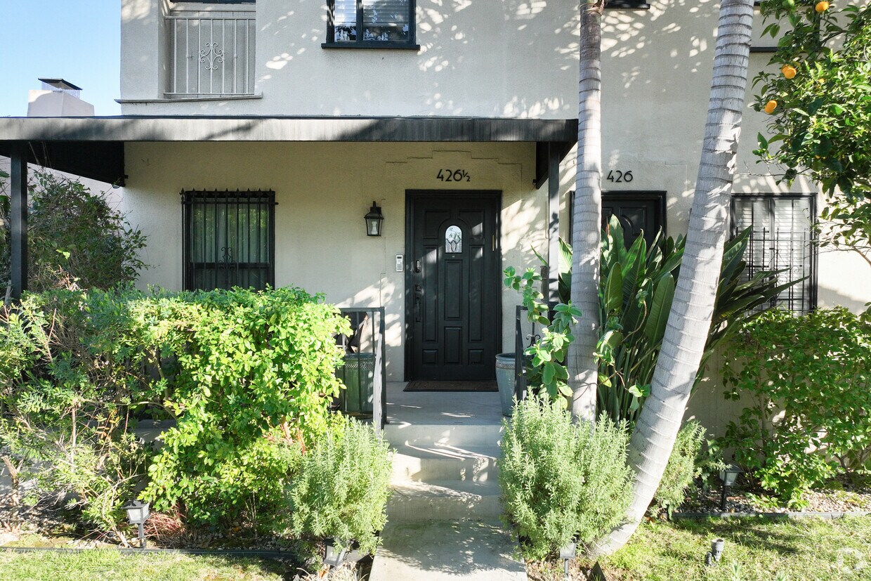 Entrada a los apartamentos - 426 N Alta Vista Blvd