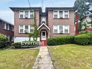 Building Photo - 904 3rd St W
