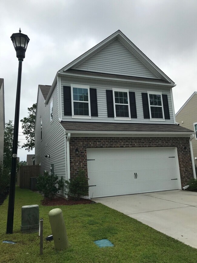 Building Photo - Beautiful Home in Coosaw Preserve with Fen...